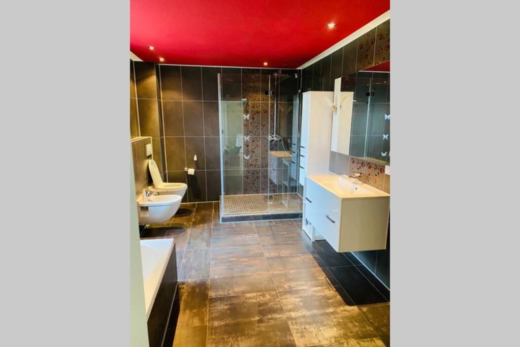Grosses 4 Zimmer Apartment Naehe Messe Hannover Bagian luar foto