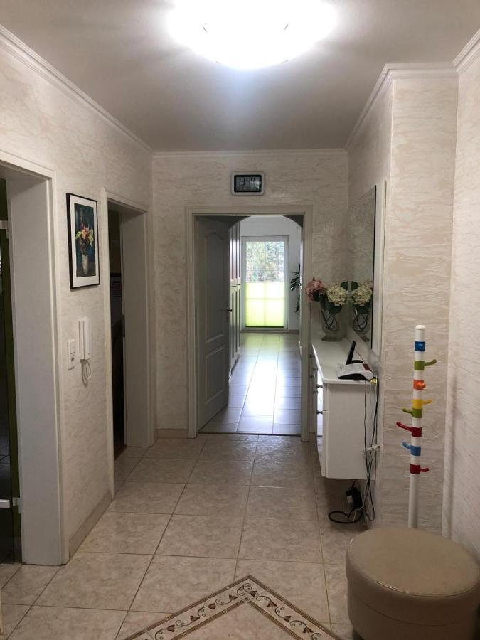 Grosses 4 Zimmer Apartment Naehe Messe Hannover Bagian luar foto